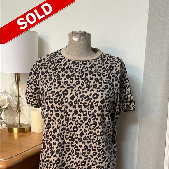 blooming jelly Tops - 💵$1 sale💵 Leopard Print TShirt